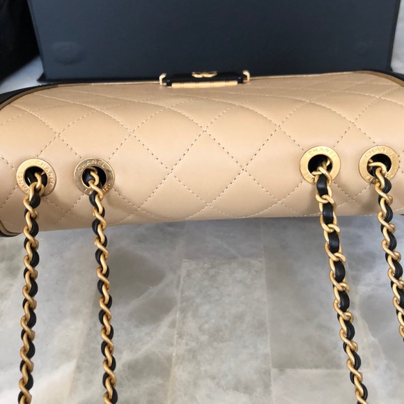 Chanel beige quilted flap bag - Picture 10 of 17
